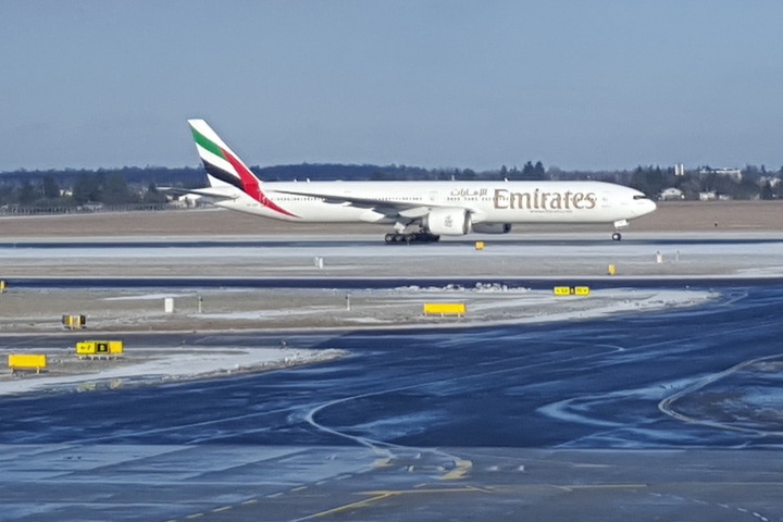 samolot emirates na ławicy (1) - Lotnisko Ławica Poznań
