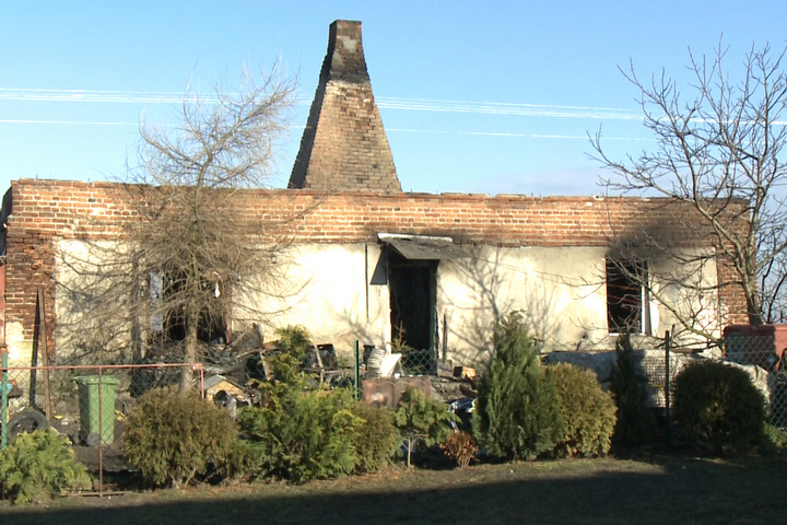 spalony dom zakrzewo gmina babiak - Iwona Krzyżak