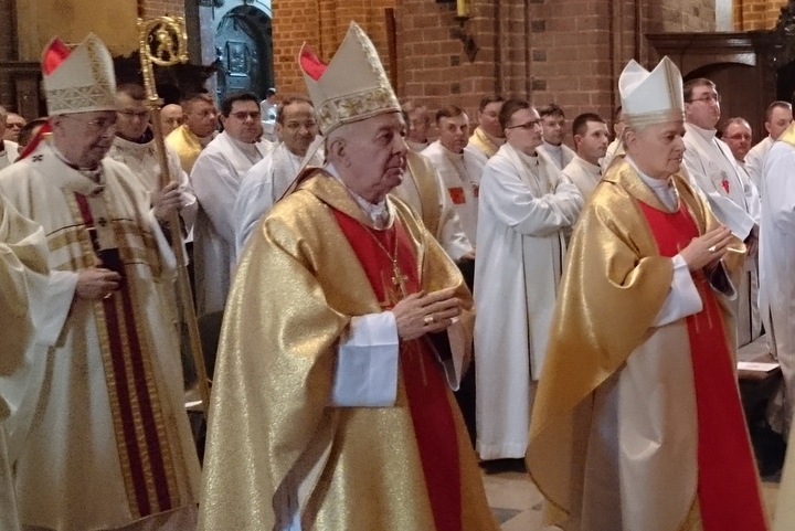 arcybiskupi w katedrze abp juliusz paetz-001 - Wojciech Chmielewski