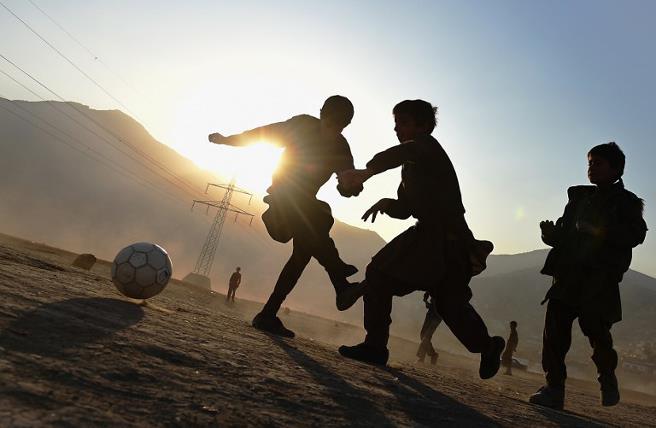 grają w piłkę afganistan - Fundacja Redemptoris Missio