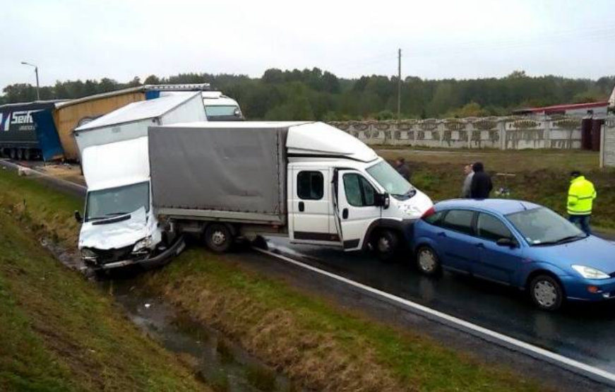 zderzenie ciężarówek pod kępnem - PSP Ostrzeszów