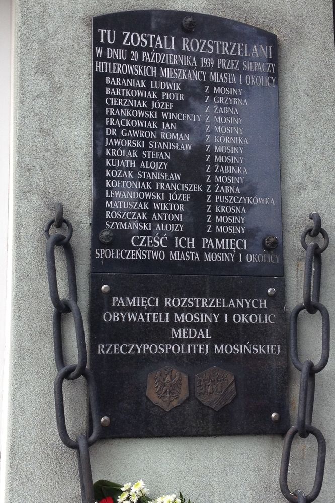 Znicze w Mosinie - Plac 20 Października, cmentarz parafialny