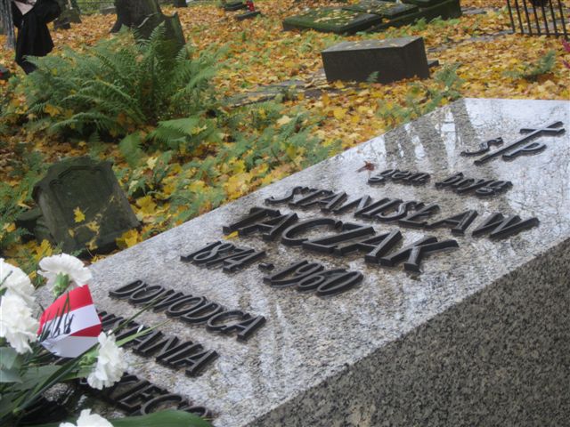 grób generała taczaka - Magda Konieczna
