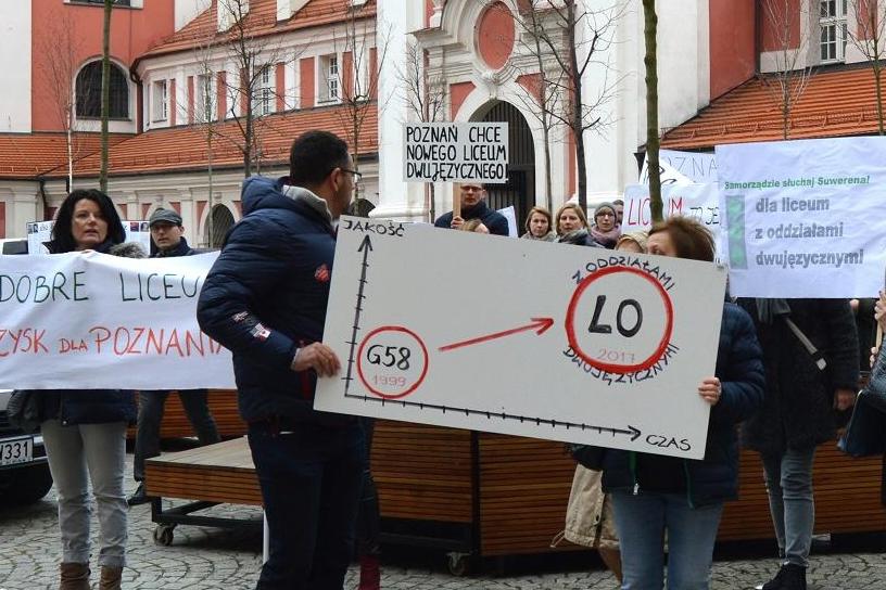 protest-w-sprawie-gimnazjum-nr-58 - Urząd Miasta Poznania