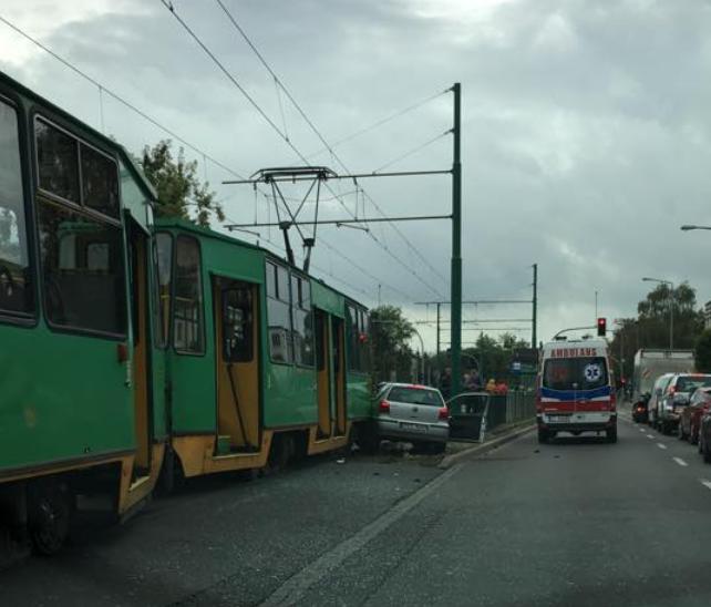 wypadek tramwaj grunwaldzka - Twitter/Motosygnały