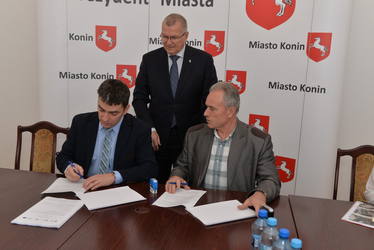 Podpisanie umowy budowa drogi Konin - Aleksandra Braciszewska-Benkahla