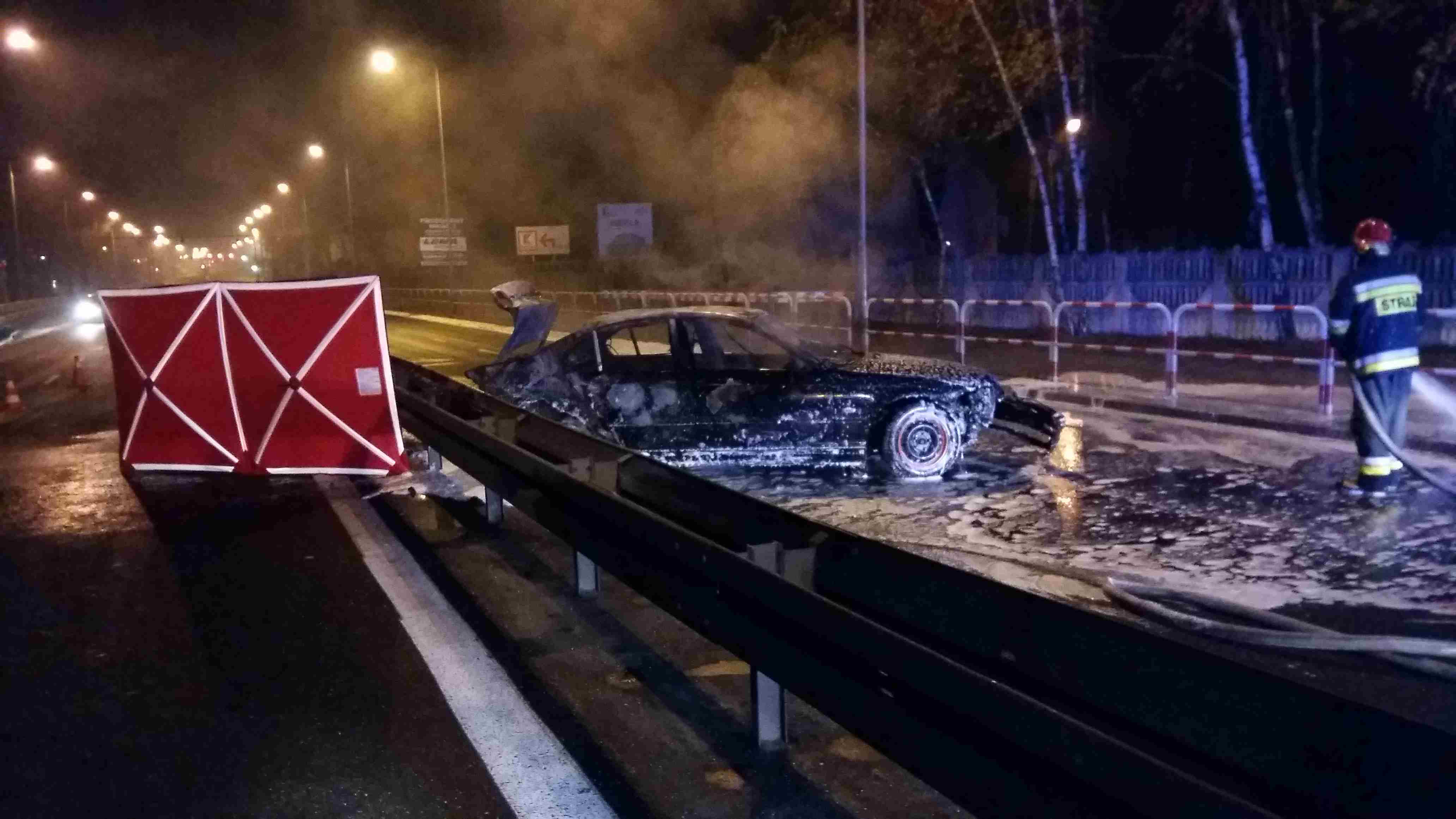 wypadek BMW DK92 ofiara w bagażniku - PSP Poznań