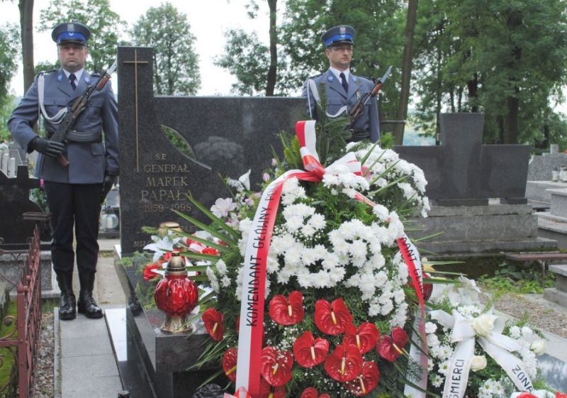 marek papała grób - www.policja.pl