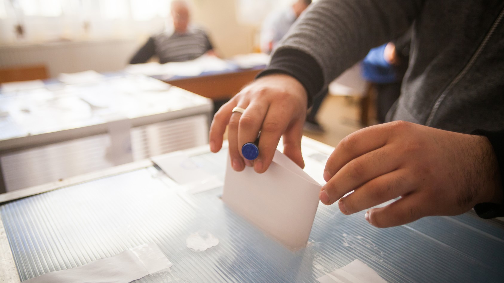 wybory urna głosowanie liczenie głosów - fotolia