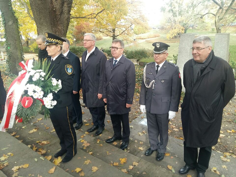 cmentarz zasłużonych - Magdalena Konieczna