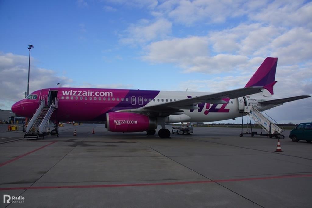 wizzair samolot - KWP w Poznaniu