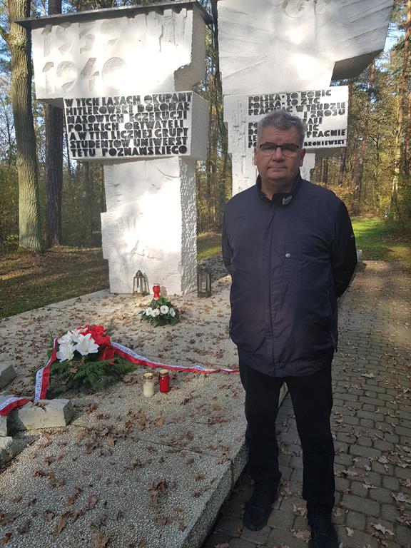 Groby w lesie zakrzewskim gmina Dopiewo (Jan Bąk)