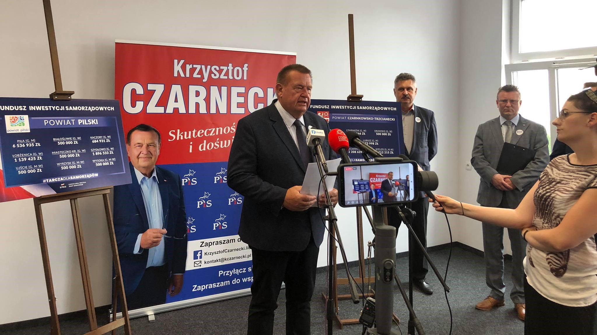 poseł Prawa i Sprawiedliwości Krzysztof Czarnecki  - Przemysław Stochaj