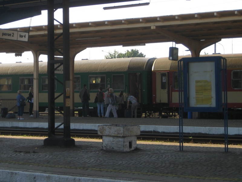 Dworzec kolejowy w Pile - Wiesława Pinkowska