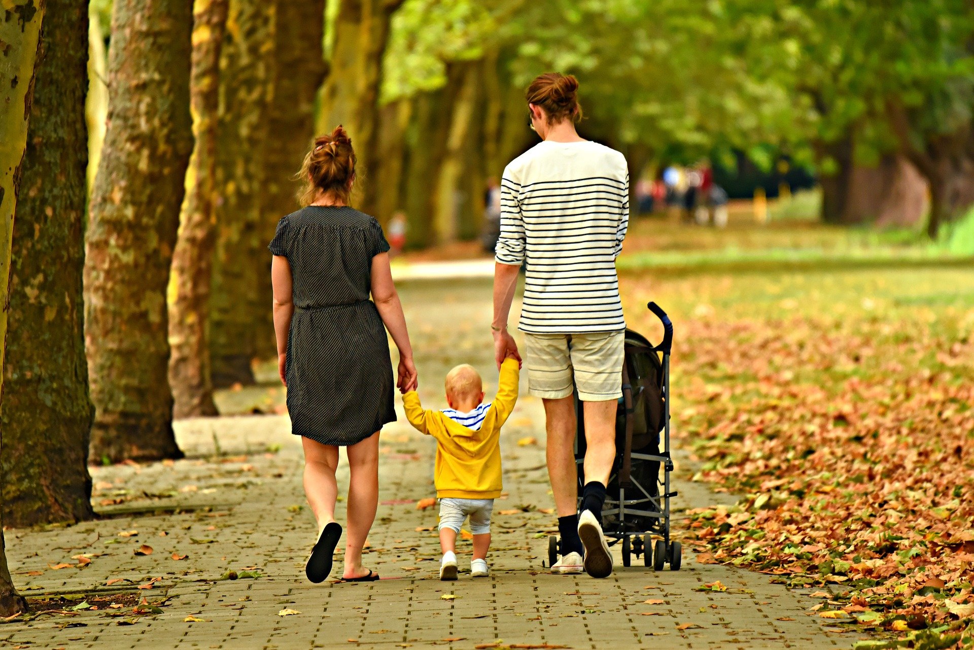 rodzina rodzice i dziecko - Pixabay