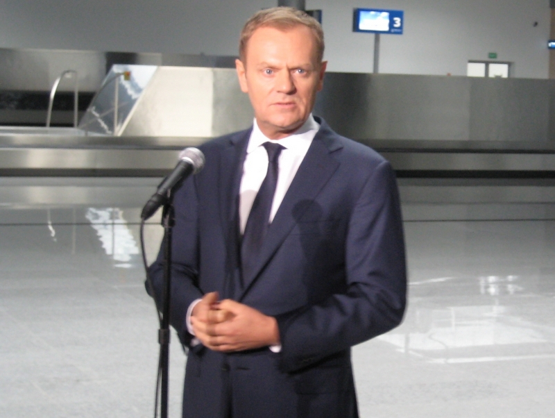 Donald Tusk na Ławicy ws. Euro - Wojciech Chmielewski
