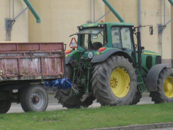 elewator w Gądkach traktor  - Wojciech Chmielewski