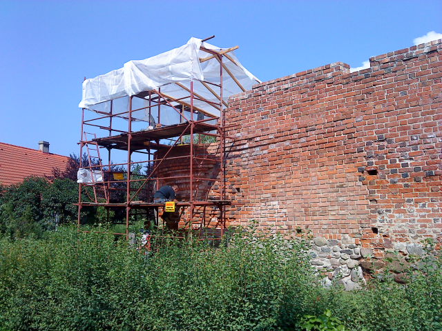 Mury zamku w Koninie - remont - Iwona Krzyżak