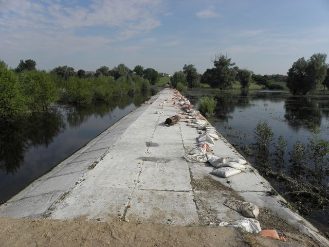 Powódź Golina Kraśnica 20100608 (2) - Wielkopolski Urząd Wojewódzki