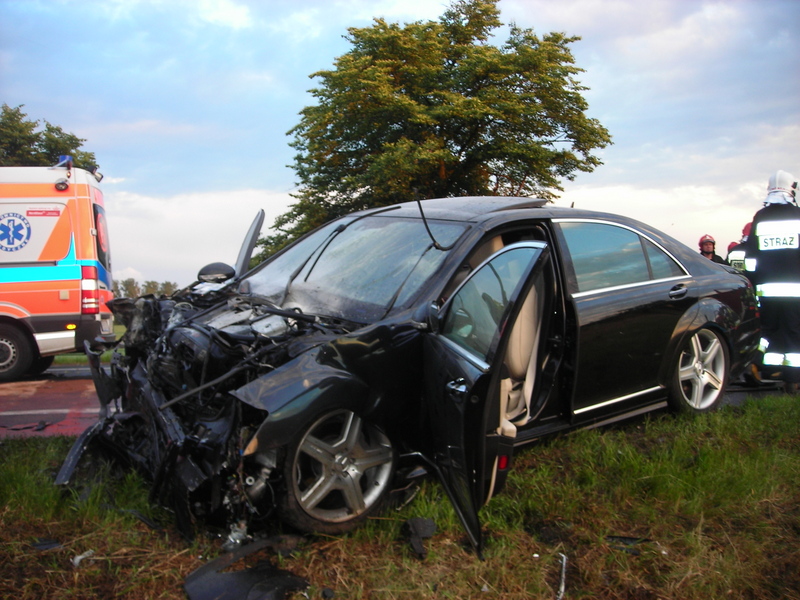 Wypadek w Bugaju - pijany kierowca - Straż Pożarna Poznań