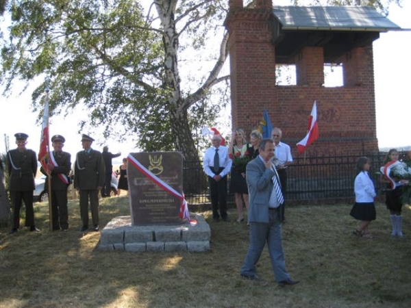 Obelisk ku czci kpr. Piotra Konieczki - Wiesława Pinkowska