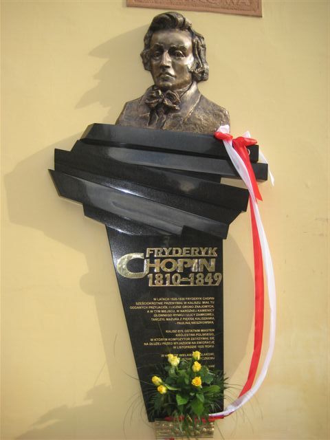 Popiersie Chopina w Kaliszu - Danuta Synkiewicz