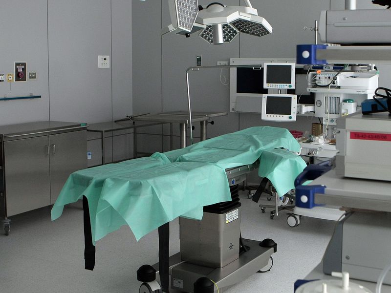 Operacja chirurgiczna, sala operacyjna - Szpital Wojewódzki w Poznaniu