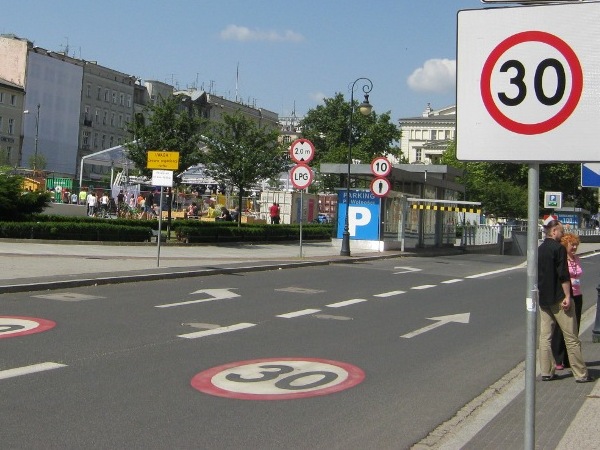 Strefa 30 wchodzi - ZDM Poznań