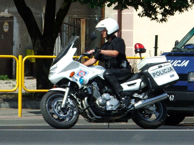 Policjant na motorze - www.sxc.hu