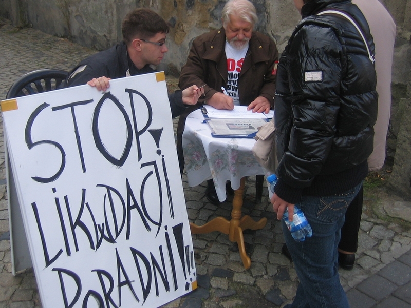 Protest ws. likwidacji przychodni w Gnieźnie - Rafał Muniak