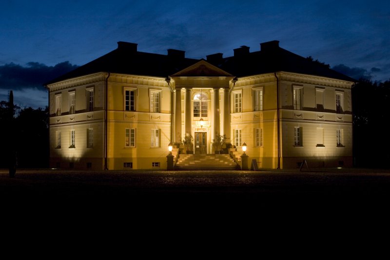 Pałac w Dobrzycy - www.dobrzyca-muzeum.pl
