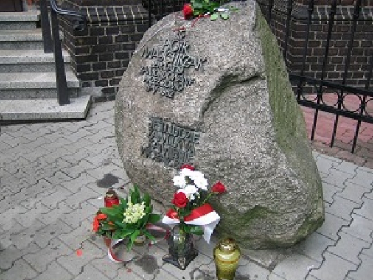 Kamień pamięci Piotra Majchrzaka - Jacek Kosiak