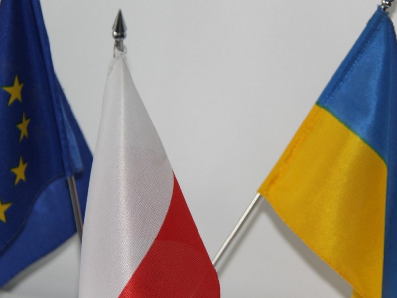 zbiorka dla Ukrainy flagi - Grzegorz Maciejewski