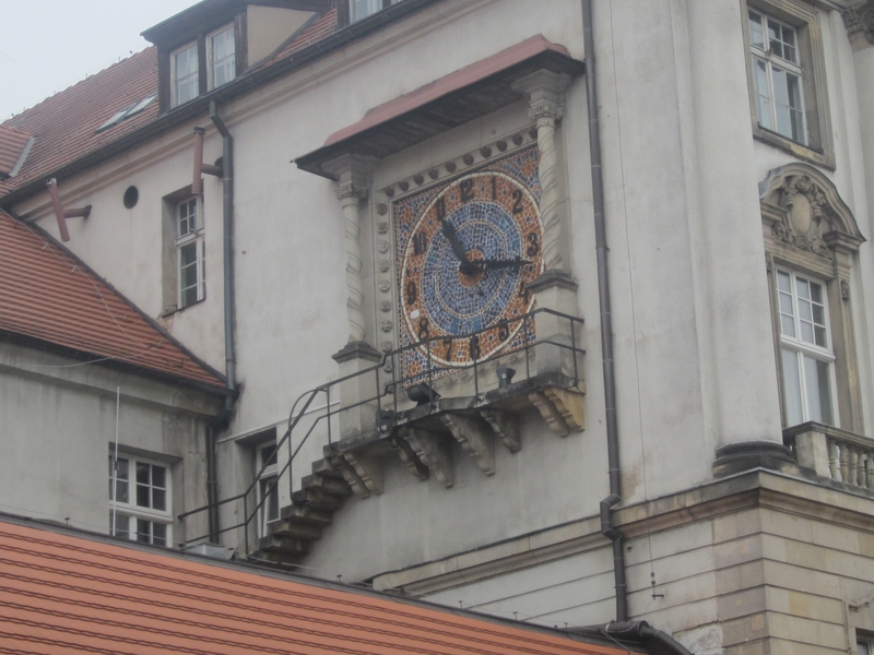 zegar na budynku - Anna Skoczek