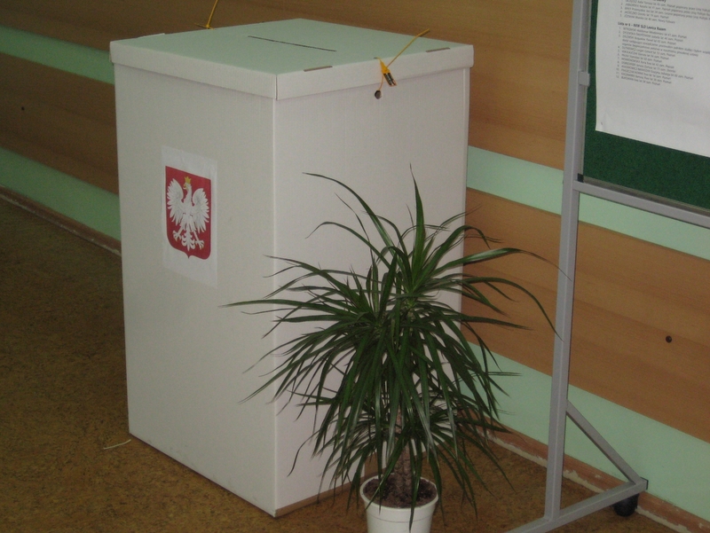 Komisja wyborcza, urny, wybory 2014 - Jacek Butlewski