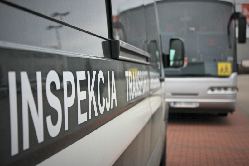 inspekcja kontroluje autobusy ferie (6) - Marcin Wesołowski