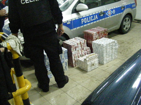 Policja - papierosy na A2 - KWP w Poznaniu