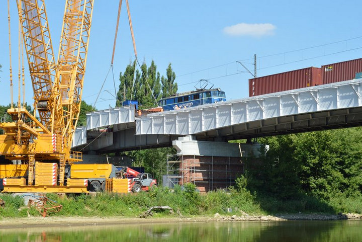 most kolejowy na starołęce ostatnie przęsło - PKP PLK