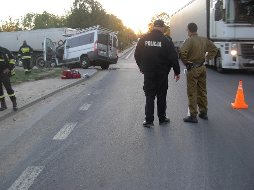 rozbity bus cudzoziemcy - Policja Międzychód