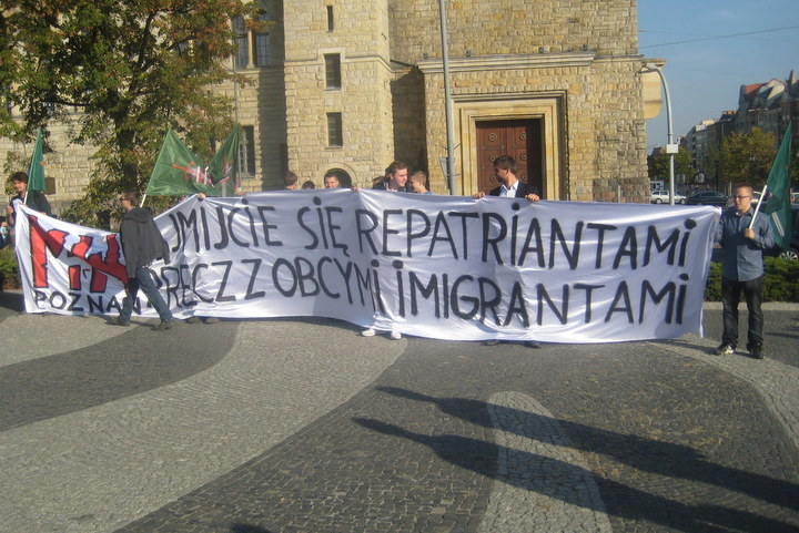 manifestacja  przeciw uchodzcom mlodzierz wszechpolska - Jacek Butlewski - Radio Merkury