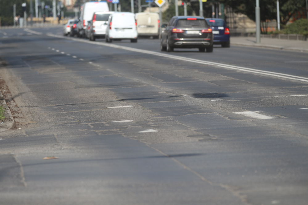 Będzie nowy asfalt na najbardziej dziurawej ulicy centrum Poznania