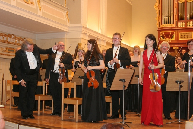 Akiko Suwanai zagrała na zakończenie sezonu w Filharmonii Poznańskiej - Antoni Hoffmann