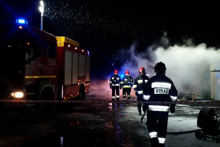 pożar garażu w pile - Straż Pożarna w Pile