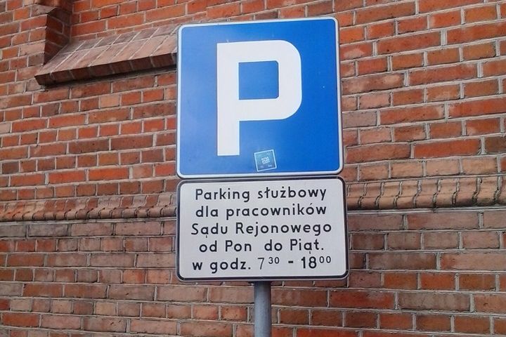 znak drogowy z tabliczką - Rafał Regulski
