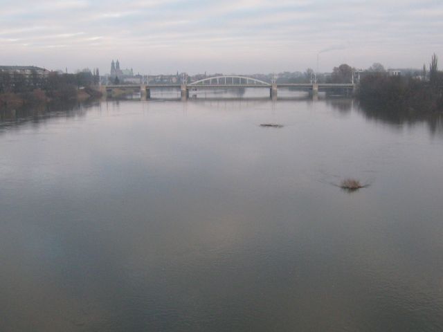 Rzeka Warta -- powódź 22 stycznia 2011 - Radio Merkury