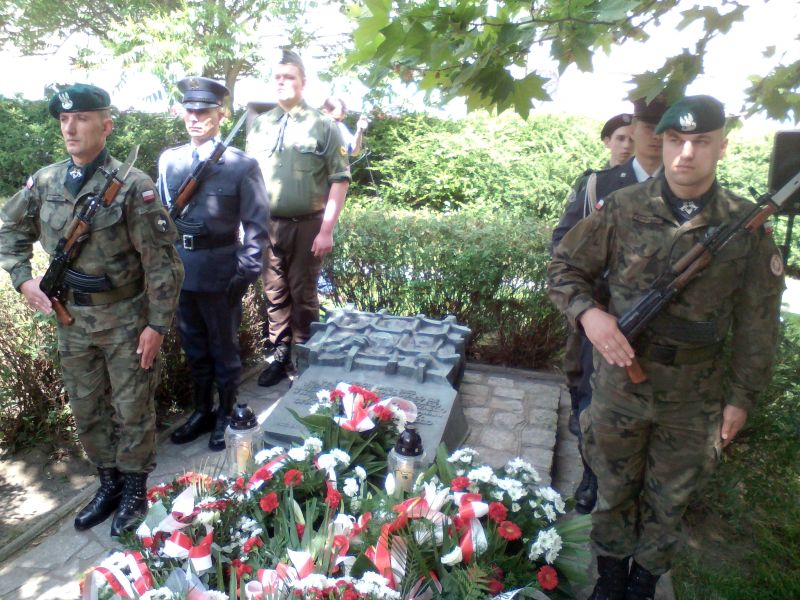 tablica rezim komunistyczny - Piotr Świątkowski