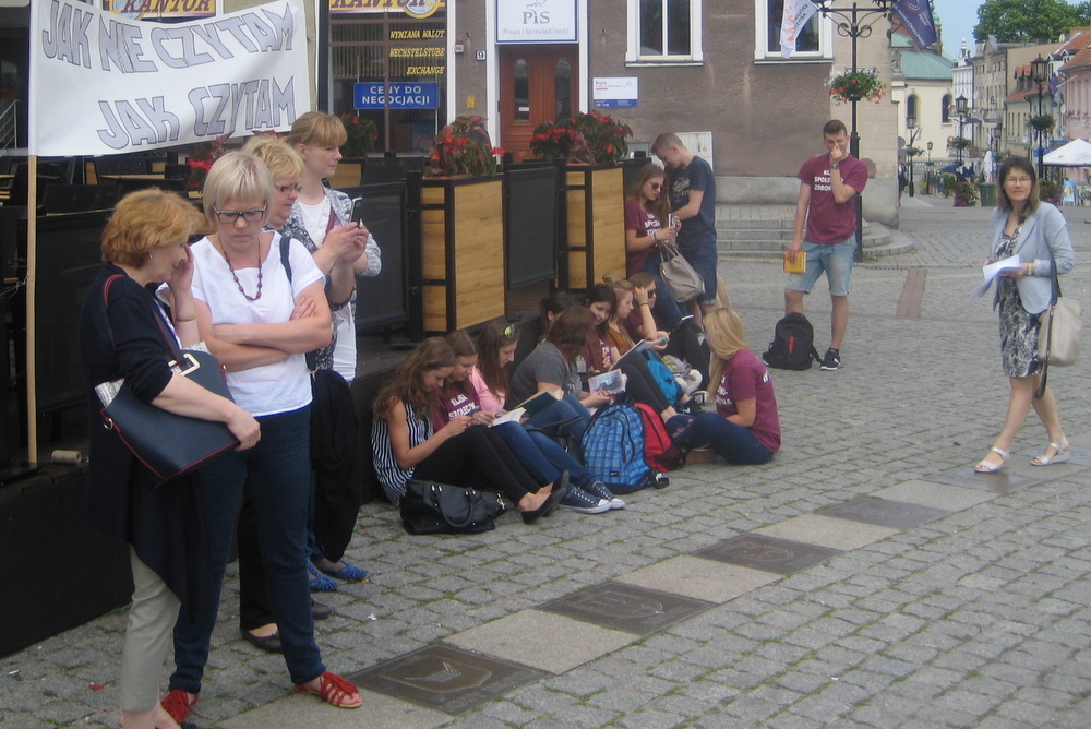 czytanie na rynku - Rafał Muniak