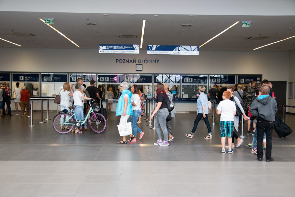 Dworzec PKP Poznań Główny kasy - Anna Adamczyk