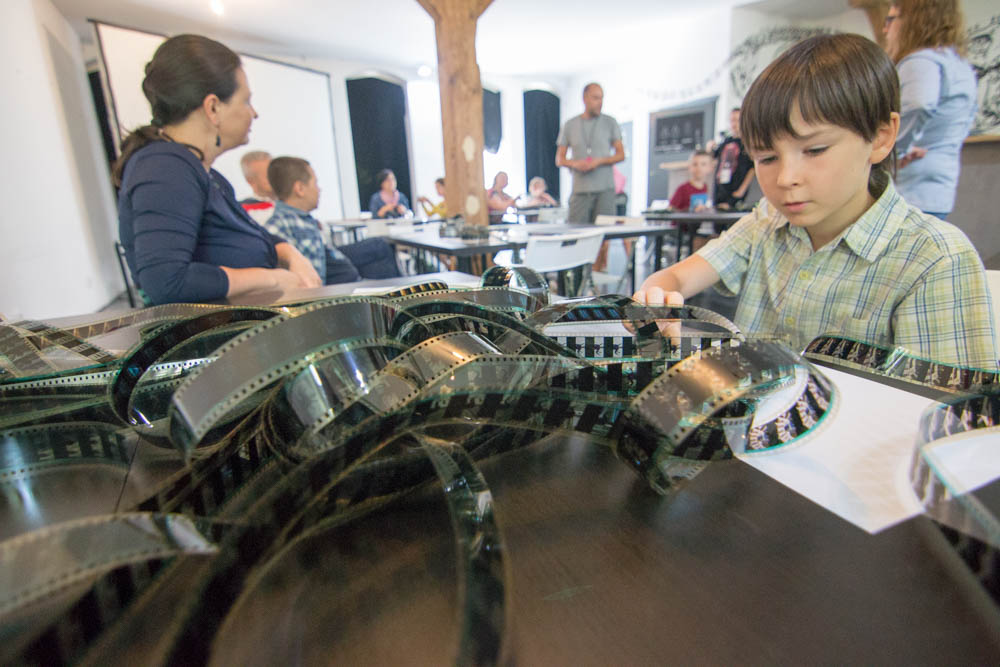 nic się tu nie dzieje - Wojtek Wardejn