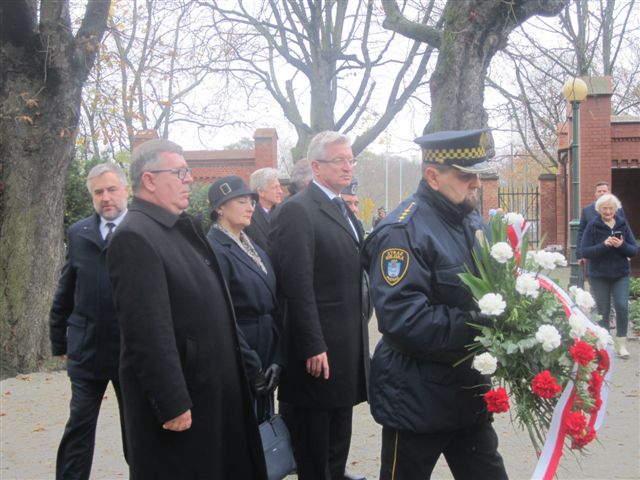 Cmentarz zasłużonych - Magdalena Konieczna